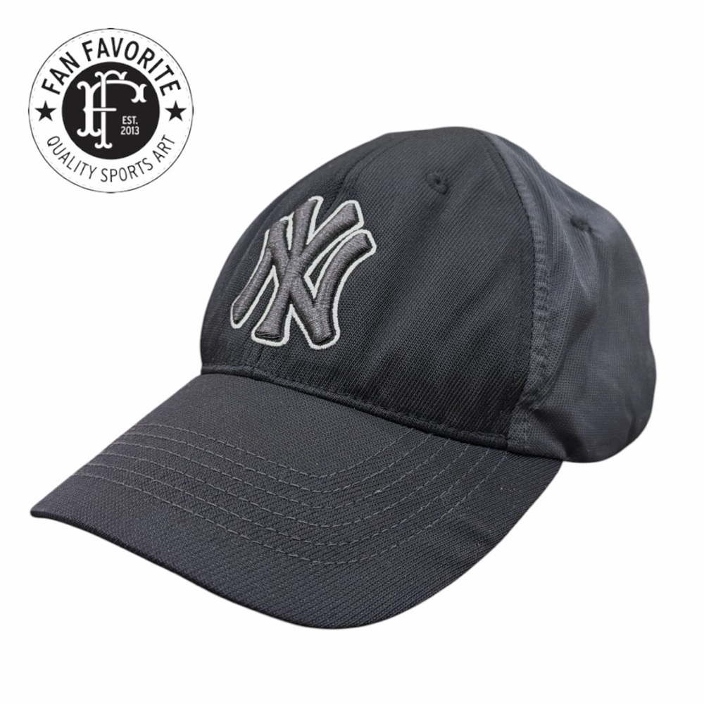 MLB Fan Favorite New York Yankees Black and Gray Adjustable Hat